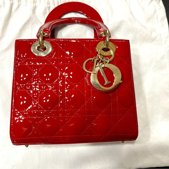 DIOR - Lady Dior medium in red patent - Picture 1 of 13